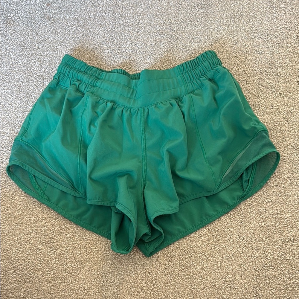 GREEN LULULEMON HOTTY HOT SHORTS